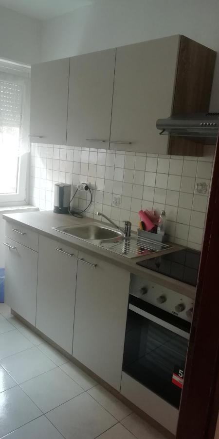 Apartmani Kod Rade Pakoštane Eksteriør billede