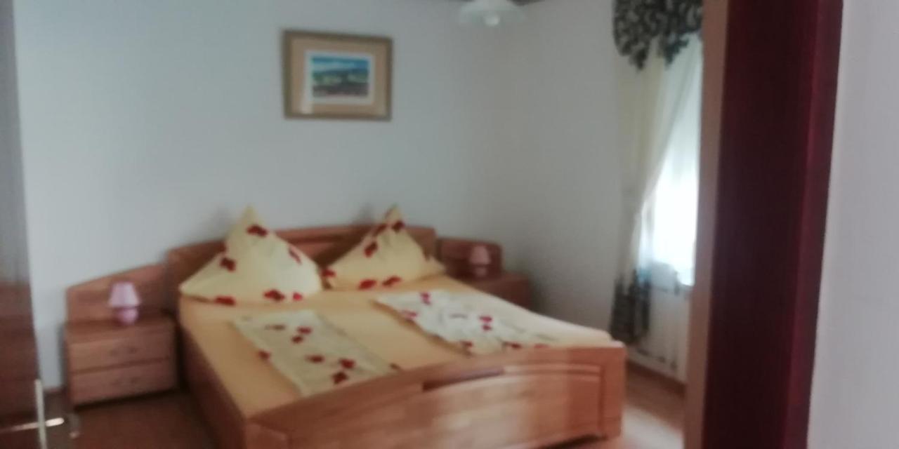 Apartmani Kod Rade Pakoštane Eksteriør billede
