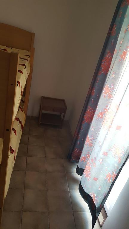 Apartmani Kod Rade Pakoštane Eksteriør billede